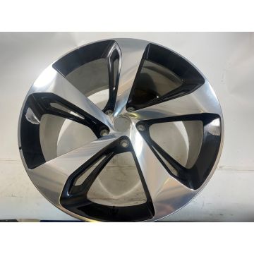 22" BLACK & POLISHED RIGHT HAND ALLOY WHEEL (Bentayga) (36A601025JU)