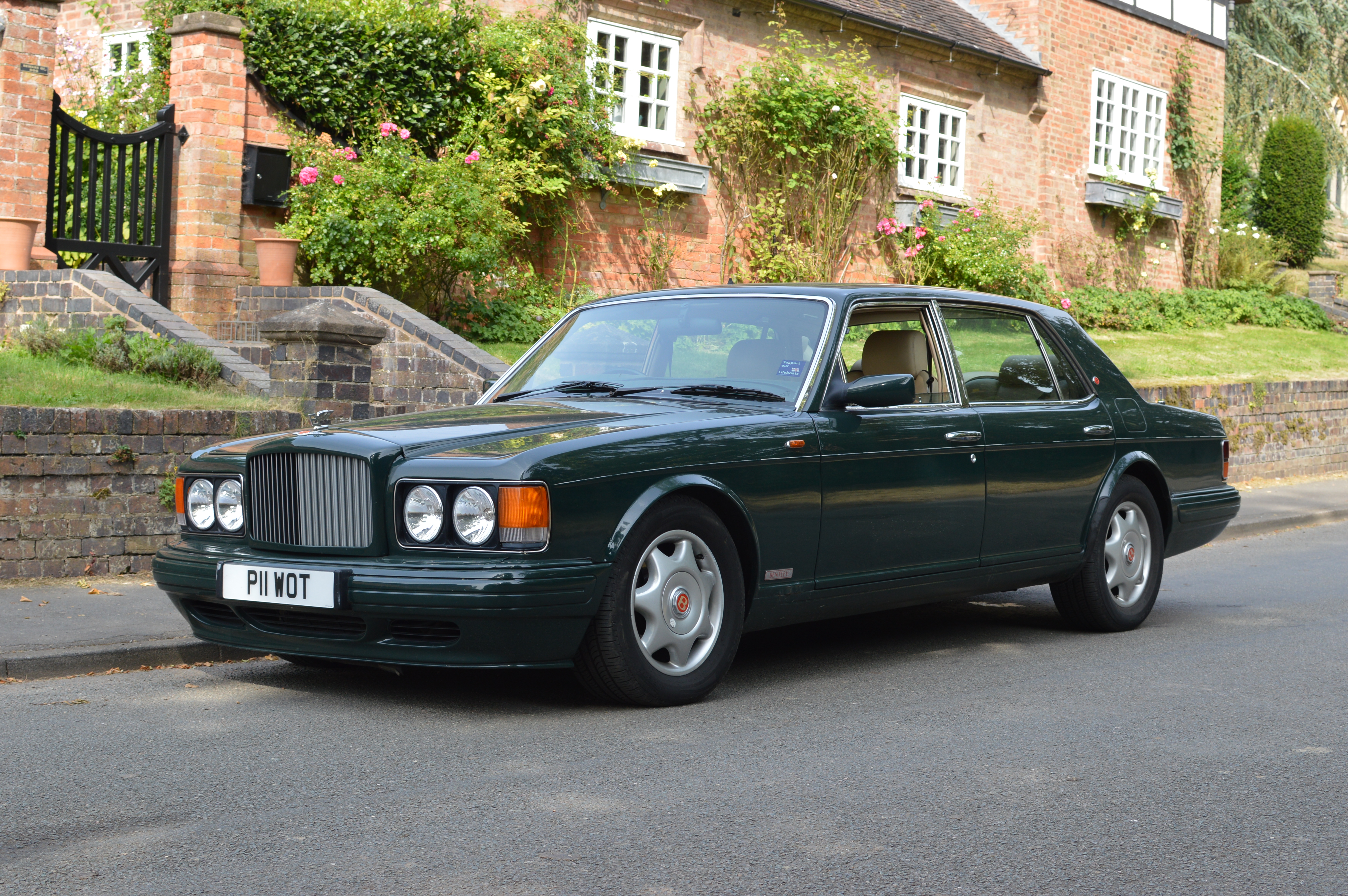 Bentley Turbo R LWB : FSD690