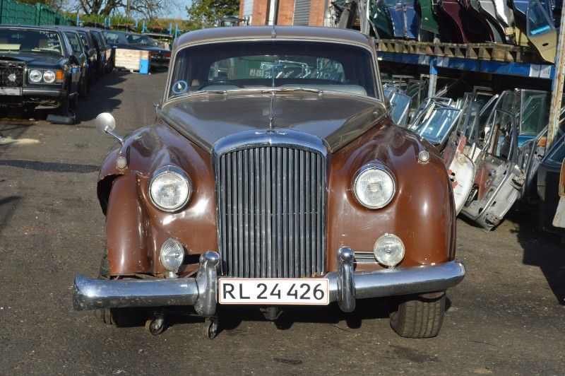 Bentley S2