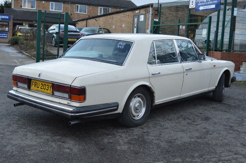 Rolls-Royce Silver Spirit