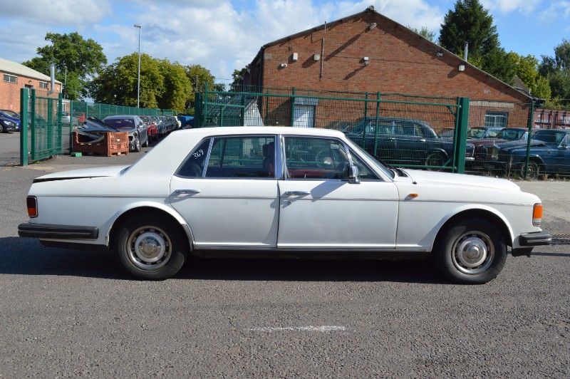 Rolls-Royce Silver Spirit