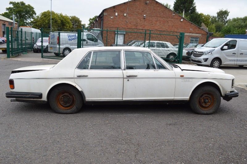 Rolls-Royce Silver Spirit