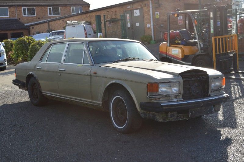 Rolls-Royce Silver Spirit  width=100%