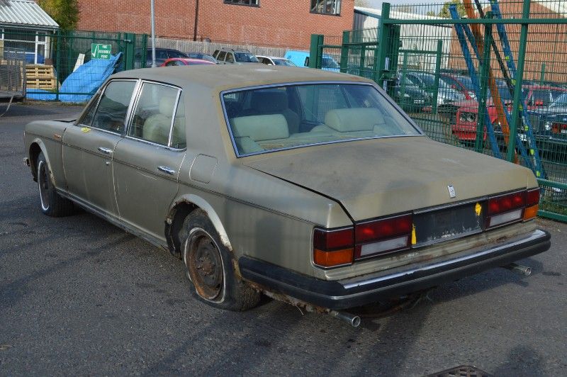 Rolls-Royce Silver Spirit  width=100%