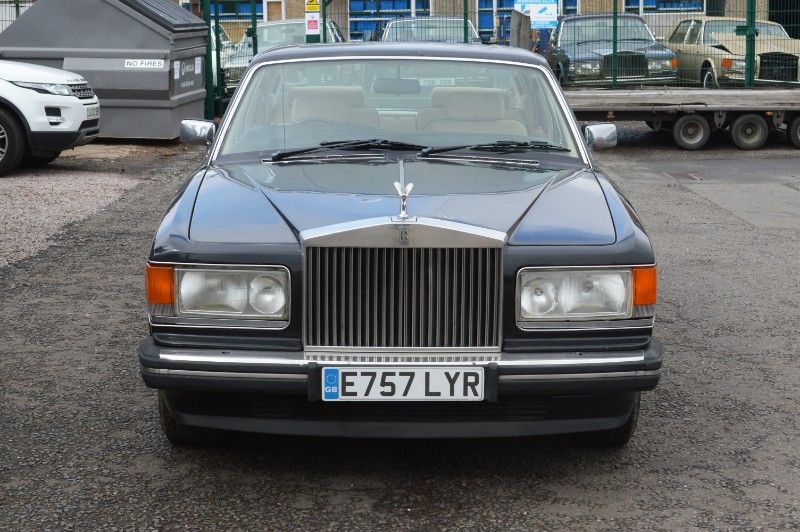 Rolls-Royce Silver Spirit