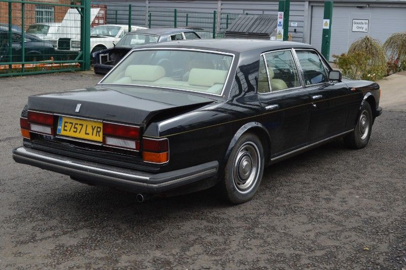 Rolls-Royce Silver Spirit