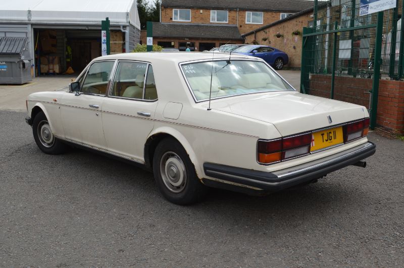 Rolls-Royce Silver Spirit  width=100%