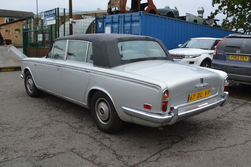 Rolls-Royce Silver Shadow LWB  width=100%