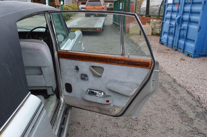 Rolls-Royce Silver Shadow LWB  width=100%