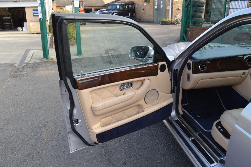 Bentley Arnage T  width=100%